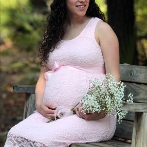 Pink lace maternity dress Med